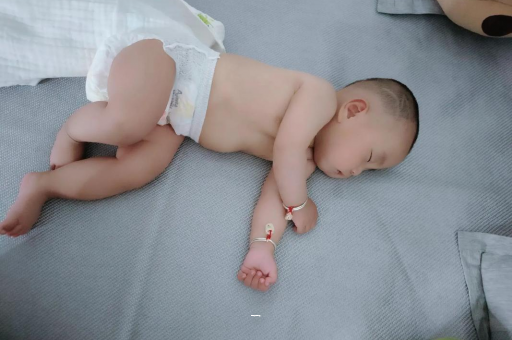 涿州宝宝老打喷嚏怎么办
